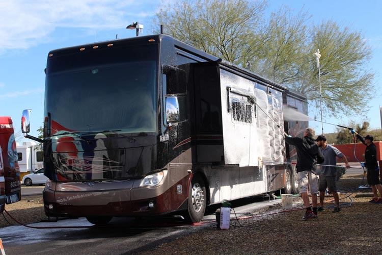 The-Best-RV-Wash-and-Wax