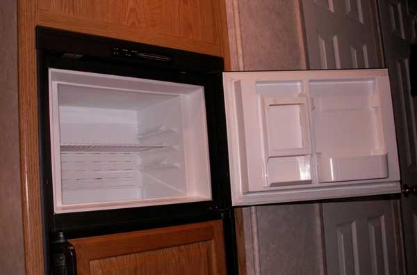 how-does-an-rv-refrigerator-work